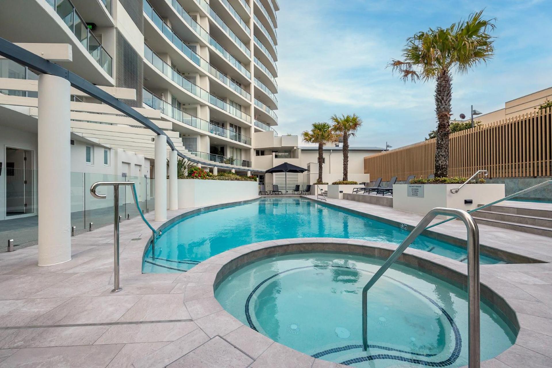 Aspect Caloundra Aparthotel Екстериор снимка