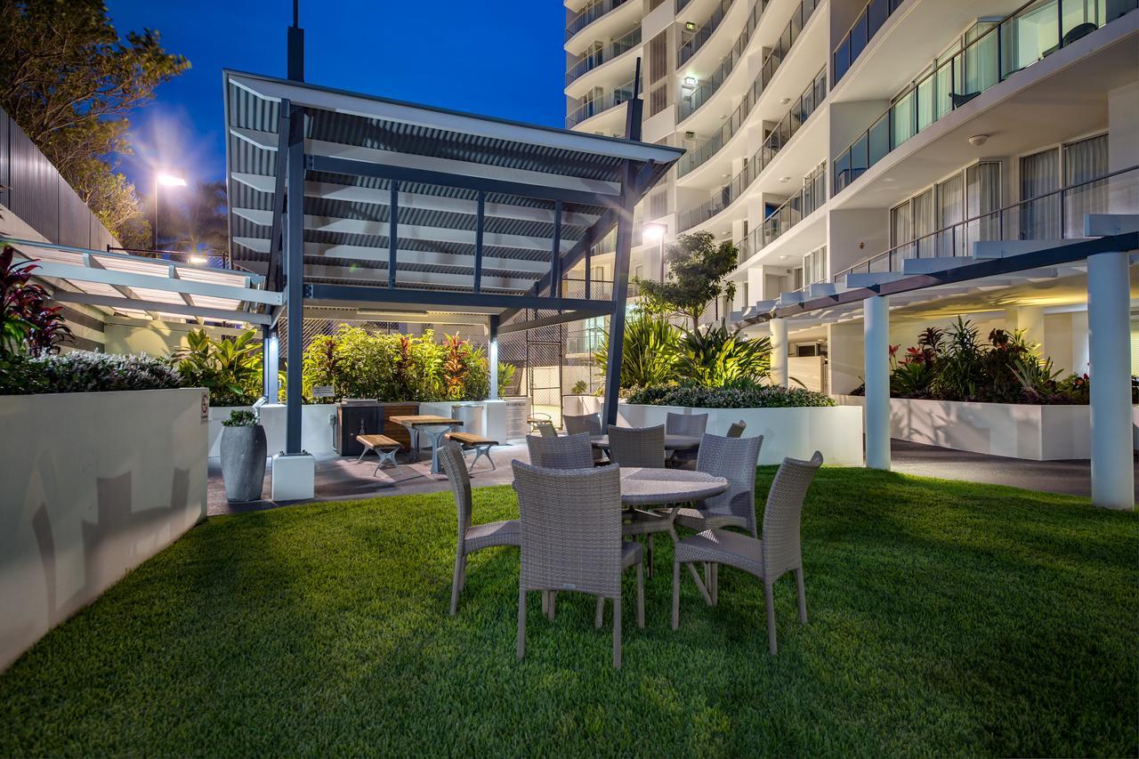 Aspect Caloundra Aparthotel Екстериор снимка